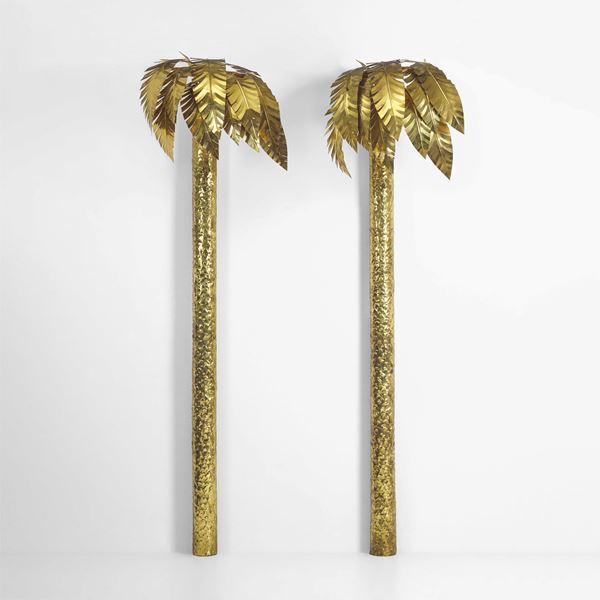 Due elementi decorativi a parete.