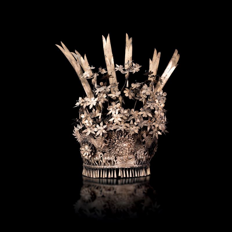 Ceremonial headdress in gilded silver, China, late 19th century  - Auction Fine Asian Works of Art - Cambi Casa d'Aste