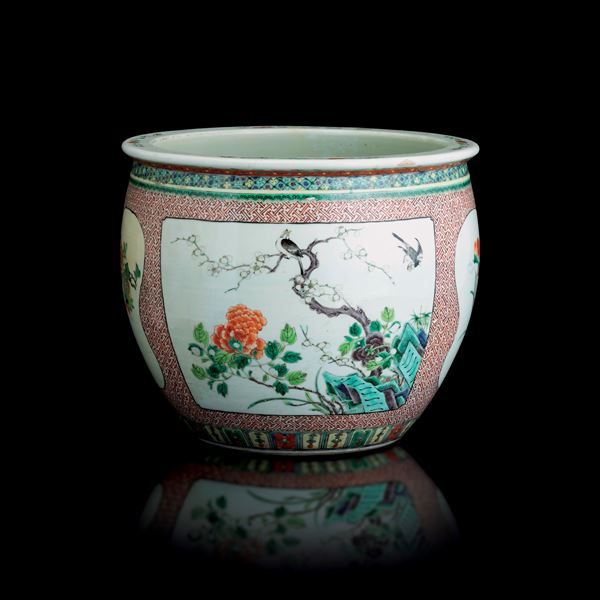 Porcelain cachepot, Green Family, with naturalistic scene within reserves, China, Qing Dynasty, Daoguang period (1821-1850)