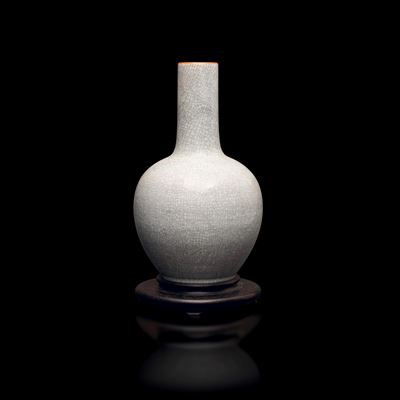 Vaso in Porcellana Guan-type, Cina, Dinastia Qing, XVIII Secolo