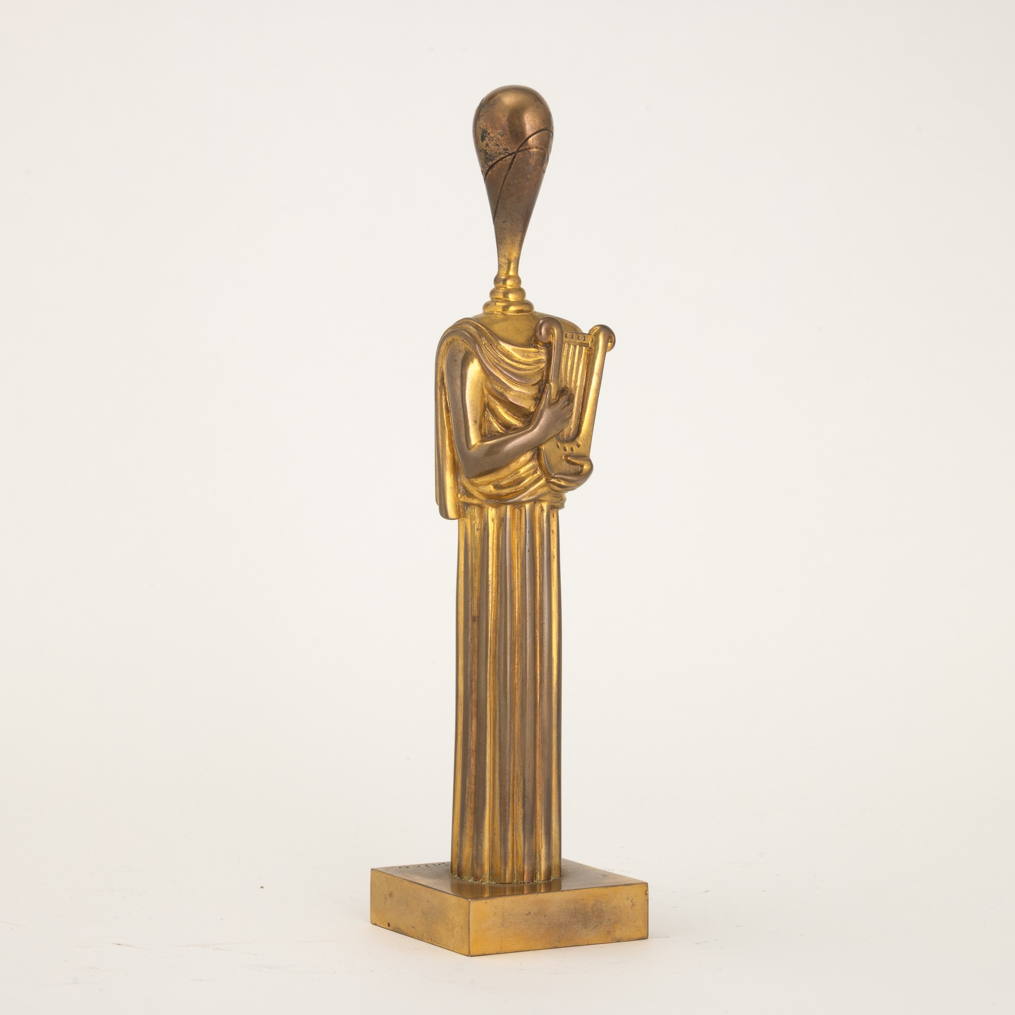 Giorgio De Chirico - Musa della musica, scultura in bronzo dorato
