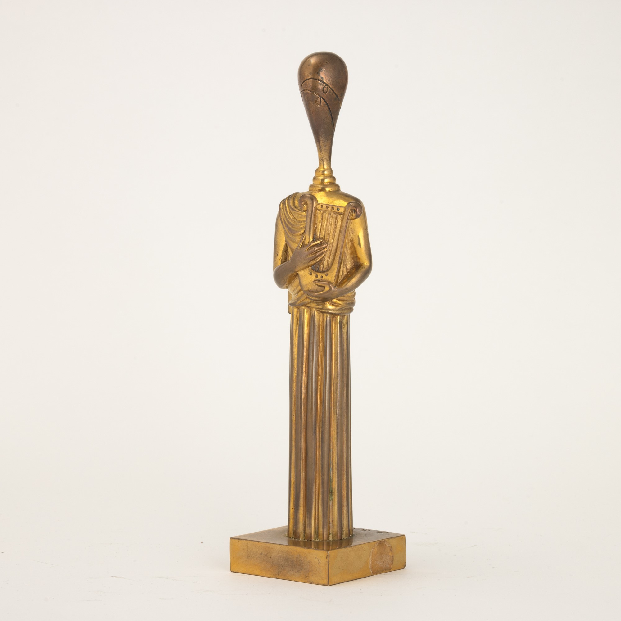 Giorgio De Chirico - Musa della musica, scultura in bronzo dorato