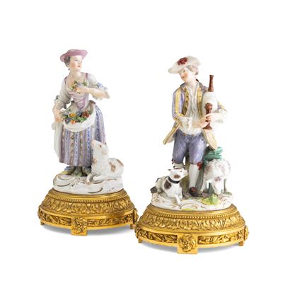Meissen, Coppia di figurine, porcellana policroma con basi in bronzo dorato (1750-1770 ca., con b...
