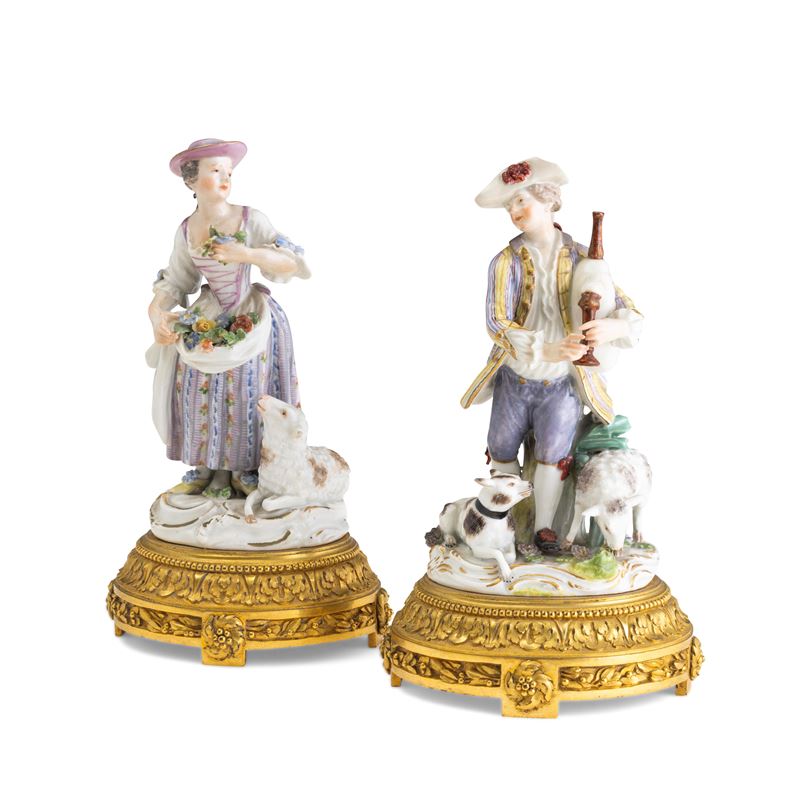 Coppia di figurine. Meissen, 1750-1770 circa (porcellana). Decorazione policroma e basi in bronzo del XIX secolo.  - Asta Dimore Italiane - Cambi Casa d'Aste