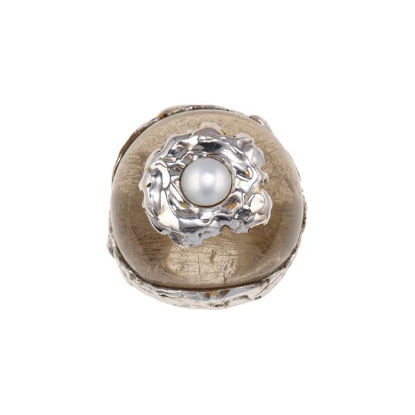 Anello con quarzo rutilato e perla centrale