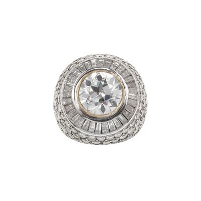 Anello con Diamante Centrale di Vecchio Taglio di Ct 4.88, Colore J, Caratteristiche Interne Vs2,...