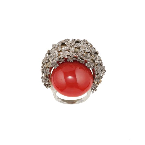 Diamond, coral, gold and platinum ring