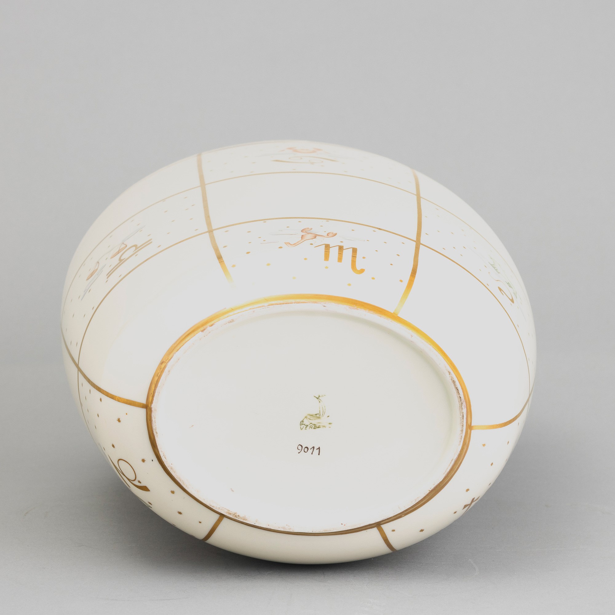 Guido Andloviz - Vaso ovale in porcellana con decoro zodiacale