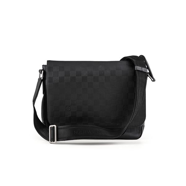 Louis Vuitton, Borsa District