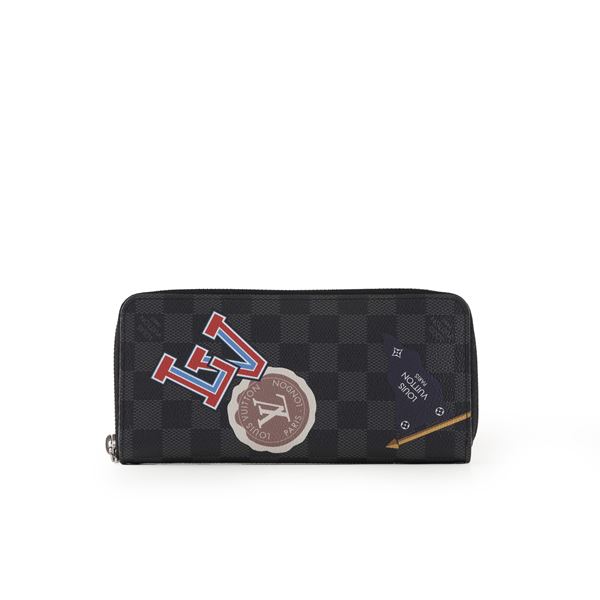 Louis Vuitton, Portafoglio Zippy Limited edition "World Tour" 2017.