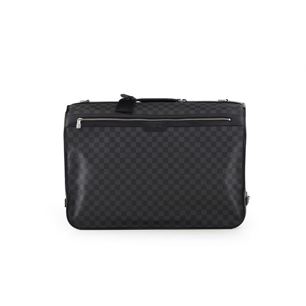 Louis Vuitton, Porta abiti