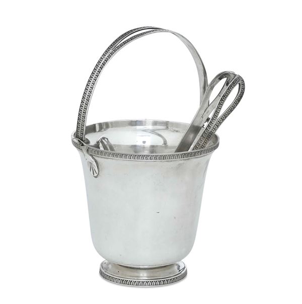 Portaghiaccio con pinza. Argenteria veneta del XX secolo, argentiere Mario Galiazzo, Padova