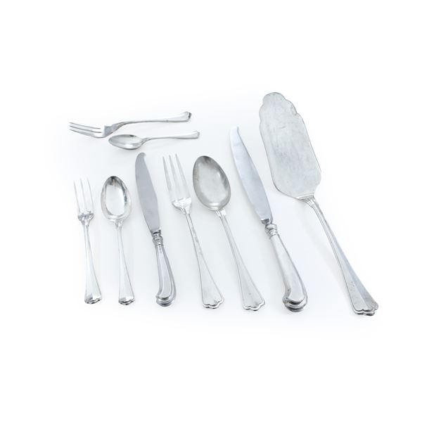 Servizio di posate in custodia. Manifatture diverse