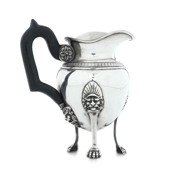 Brocca. Argenteria italiana del XX secolo, apparentemente priva di punzonatura