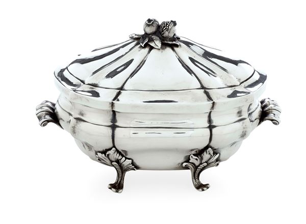 Zuppiera. Argenteria artistica milanese. Marchi in uso dal 1935 al 1945. Argentiere Ferruccio Saracchi