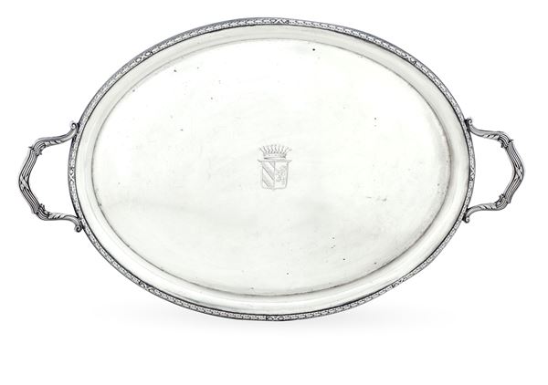 Vassoio biansato. Argenteria germanica, inizi del XX secolo. Argentiere Wilhielm T. Binder