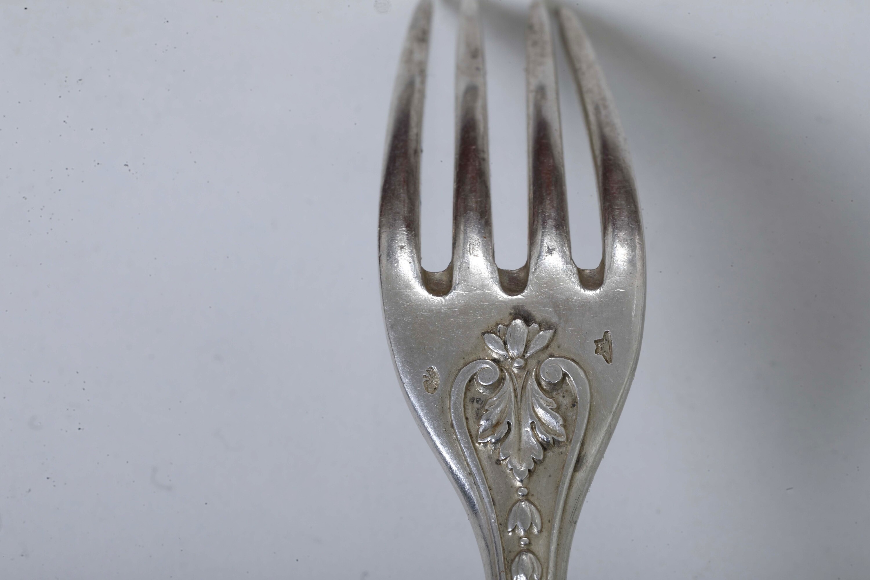 Importante Servizio di Posate Entro Custodia in Legno. Milano Seconda Metà del XIX Secolo, Argent...