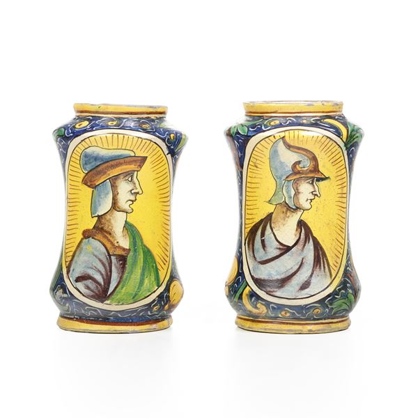 Coppia di albarelli. Caltagirone, XX secolo.