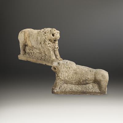 Coppia di protomi leonine, Pietra, cm 12X45X27, Arte medievale dell'Italia meridionale, XIII-XIV ...