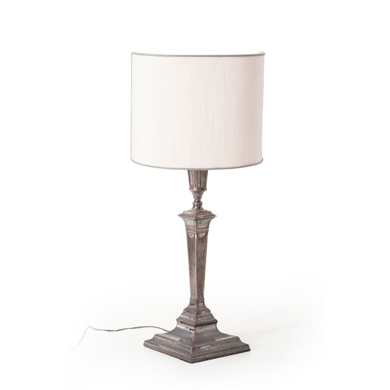 Candeliere in metallo argentato. XIX-XX secolo  - Auction Antiques - Cambi Casa d'Aste