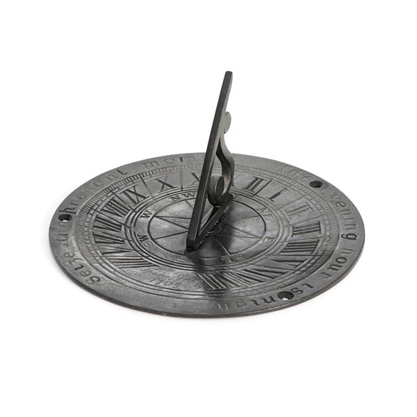 Meridiana in bronzo patinato. Inghilterra, firmata Thomas Grice e datata 1705