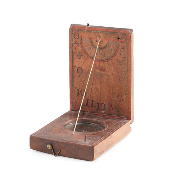 Orologio solare dittico da viaggio in legno e carta dipinta. Firmato P.B, Germania XVIII-XIX secolo