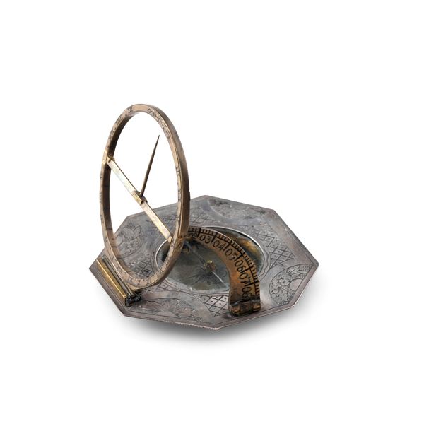 Orologio solare ottagonale equinoziale in argento e ottone. Firmato Andreas Vogler, bollo della città di Ausburg, XVIII secolo