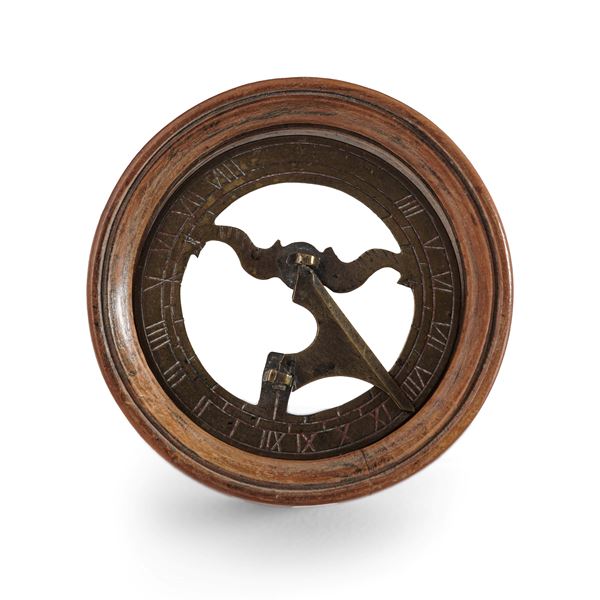 Bussola meridiana in ottone e legno. XIX secolo