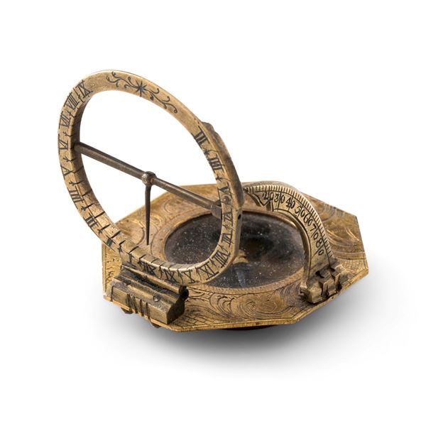 Orologio solare ottagonale equinoziale in ottone. Siglato L.T.M. (Ludvig Theodatus Müller), Germania XVIII secolo