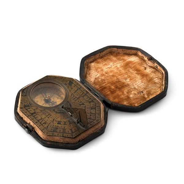 Orologio solare ottagonale in ottone cesellato tipo "Butterfield", firmato N. Bion, XVIII secolo