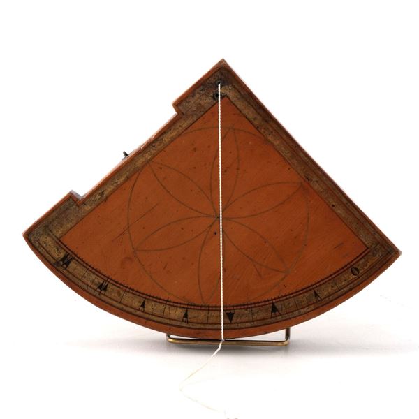 Quadrante astronomico turco in bosso laccato. XVIII-XIX secolo