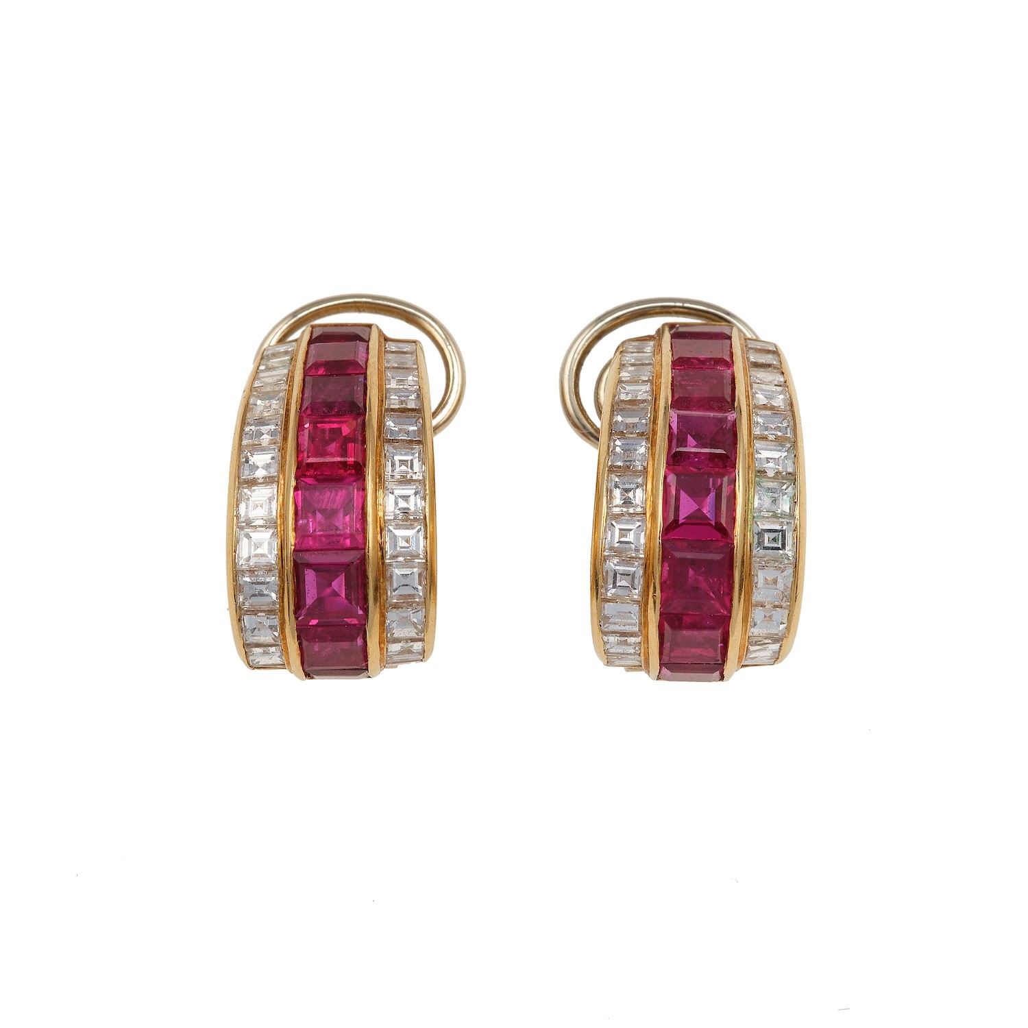 Fasano. Demi-parure Composta da Anello ed Orecchini con Rubino Burma, Rubini Thailandia e Diamant...
