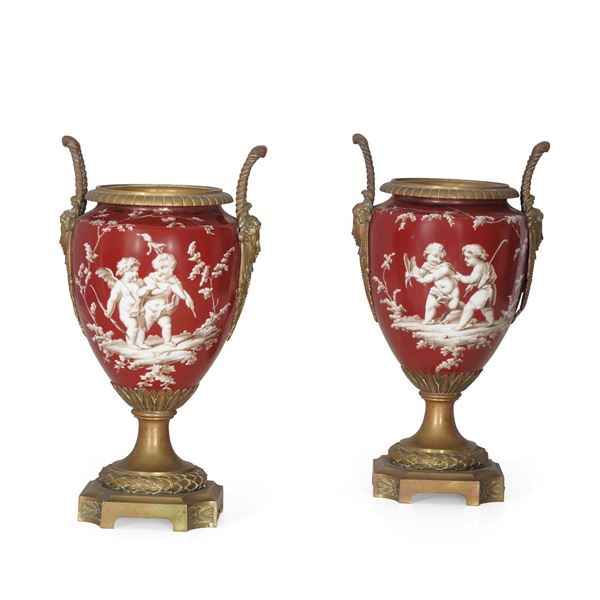 Coppia di vasi in bronzo smaltato e bronzo dorato. XIX-XX secolo