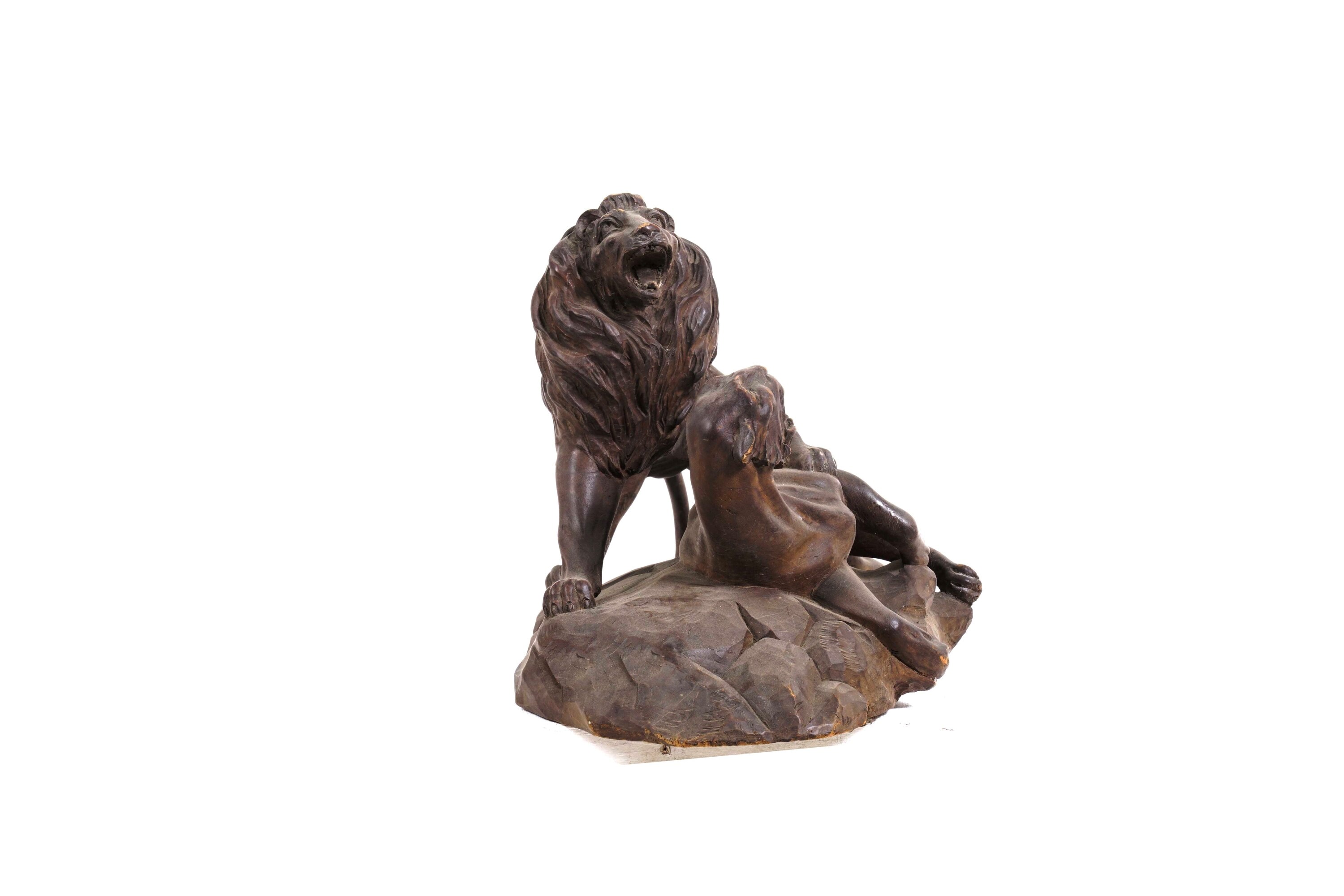 Scultore del XX secolo, Leone e leonessa, scultura in legno