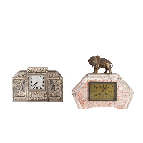 Due orologi da tavolo in stile Deco'. XX secolo