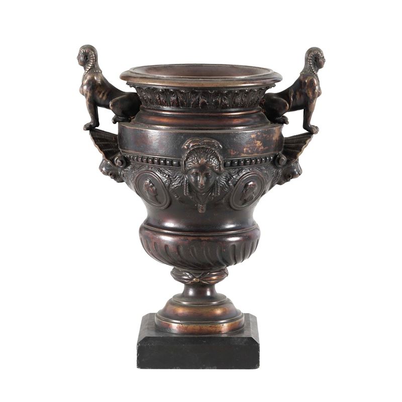 Vaso di stile archeologico. Francia XIX-XX secolo  - Asta La Wunderkammer di Ettore Mocchetti - Cambi Casa d'Aste