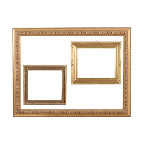 Tre cornici in legno diverse. XX secolo