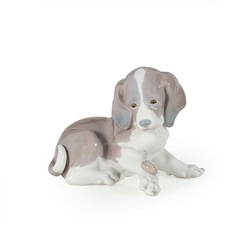 Figura di cane con chiocciola. Spagna, Tavernes Blanques (Valencia), Manifattura Lladro, XX secol...