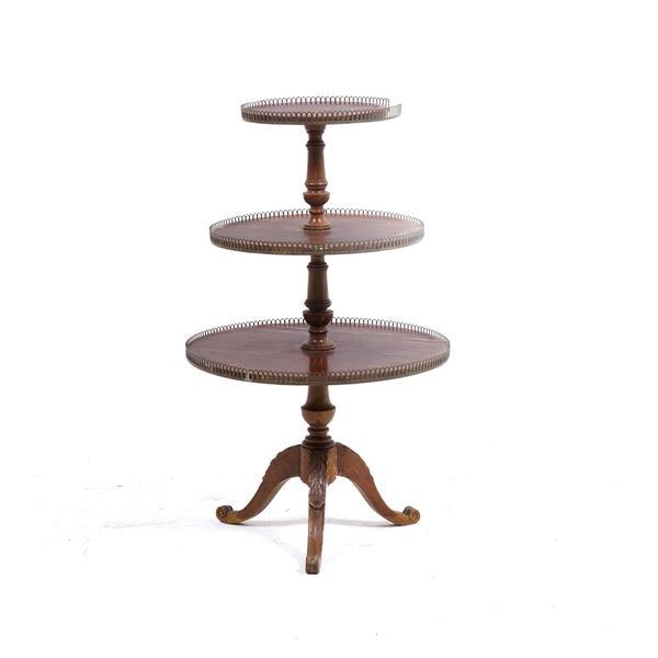 Servomuto a tre ripiani