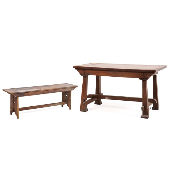 Lotto composto da un tavolo rustico e una panca in legno