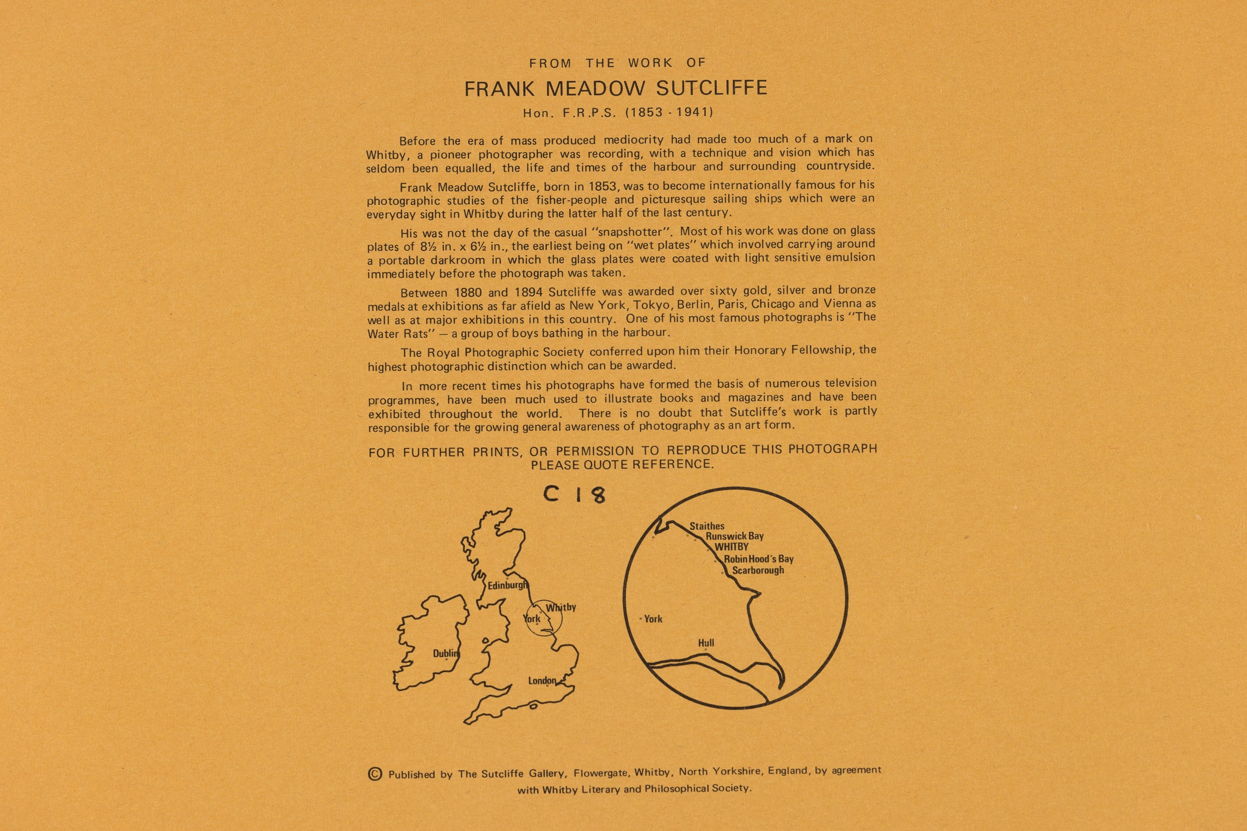 Lotto di due fotografie The Diamond Of Scarborough & Trees in a Misty Valley