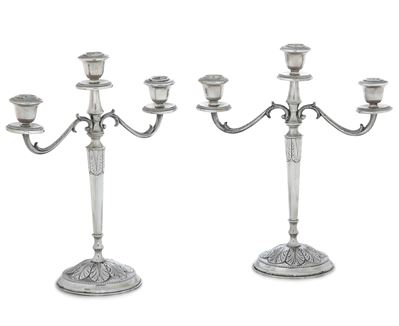 Luigi Colombo, Coppia di candelabri a tre luci in argenteria milanese (XX secolo)