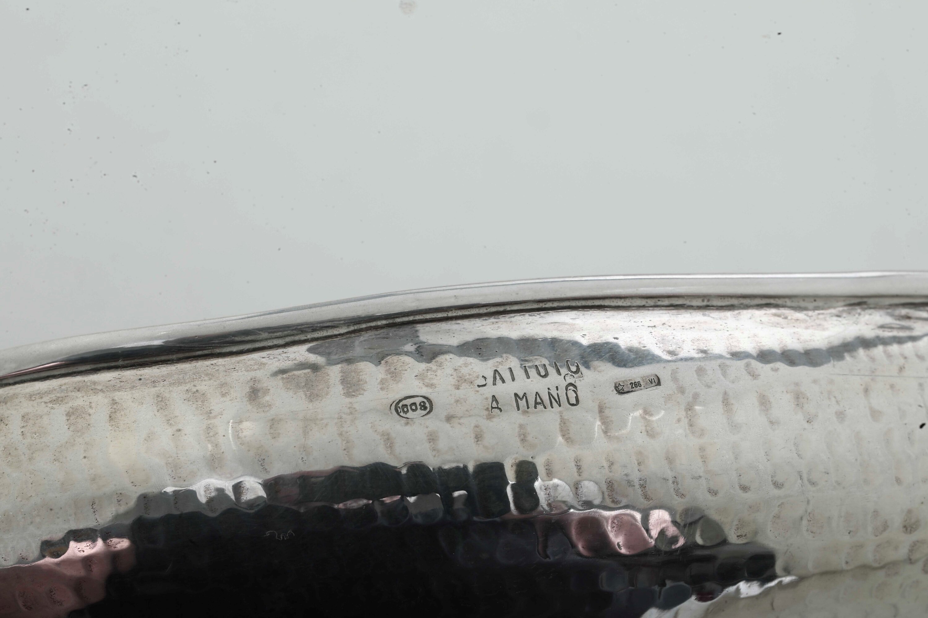 Sei piccole ciotoline, argento fuso e sagomato, diversi diametri (XX secolo)