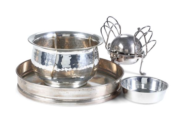 Lotto di oggetti in metallo argentato