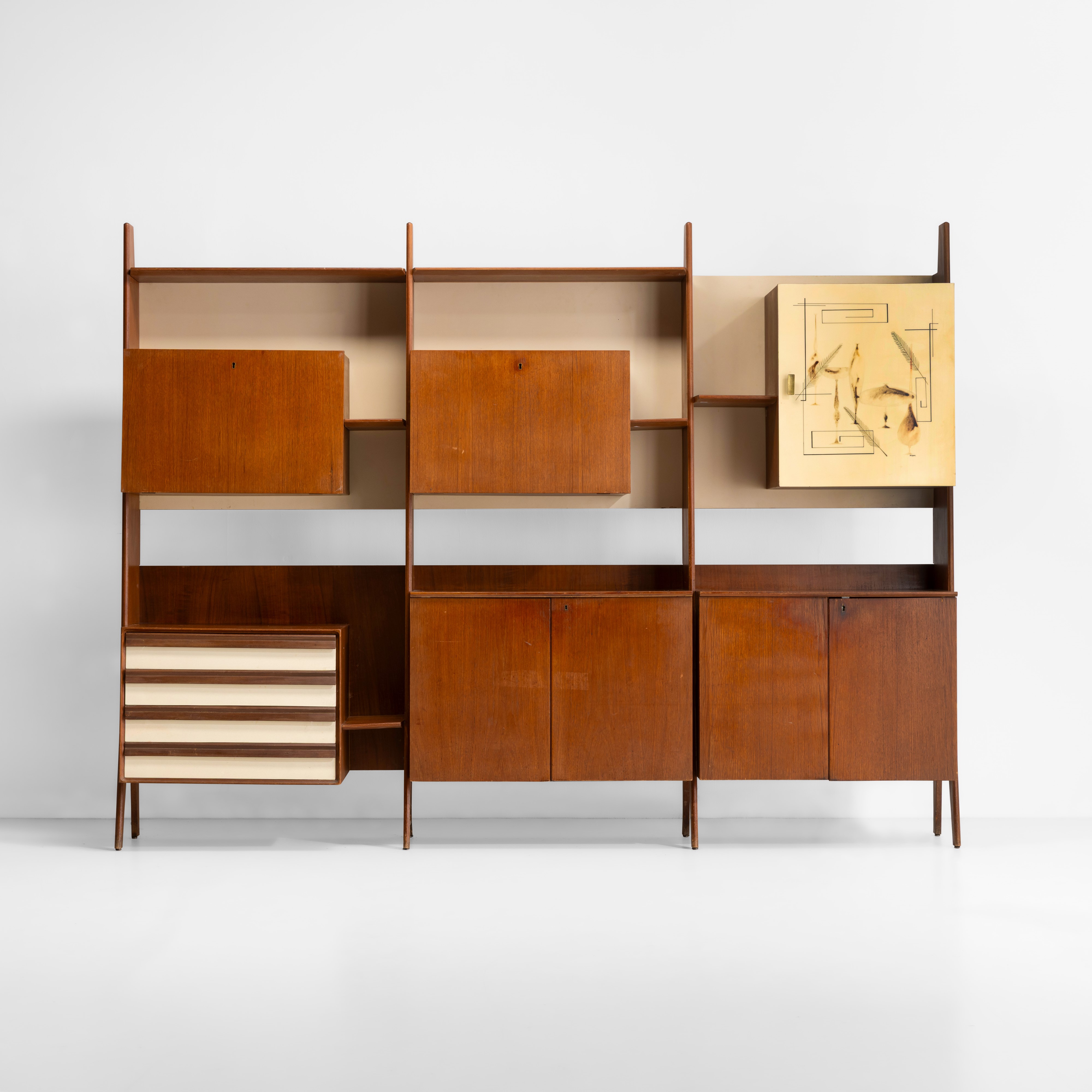 Libreria con moduli contenitori