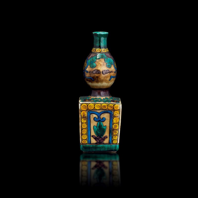 Vaso in porcellana Genroku policroma a motivi floreali e geometrici, Giappone, XIX secolo  - Auction Fine Asian Works of Art - Cambi Casa d'Aste