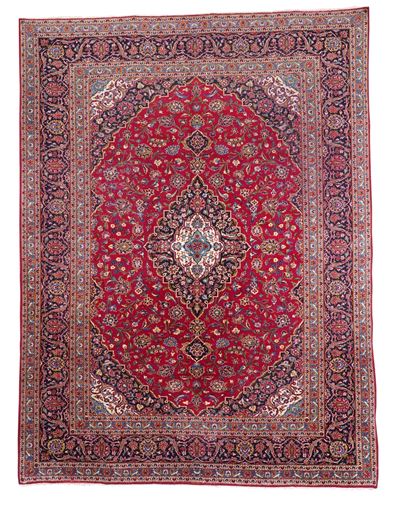 Tappeto Persiano, fondo rosso con medaglione centrale blu, metà XX secolo