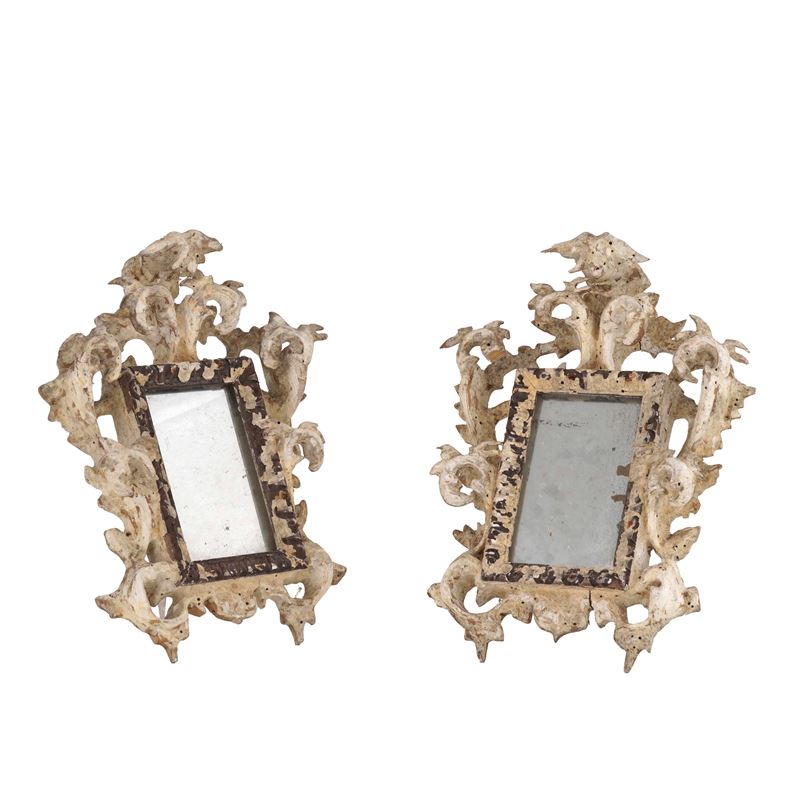 Due specchierine in legno intagliato. XVIII secolo  - Auction Antiques - Cambi Casa d'Aste