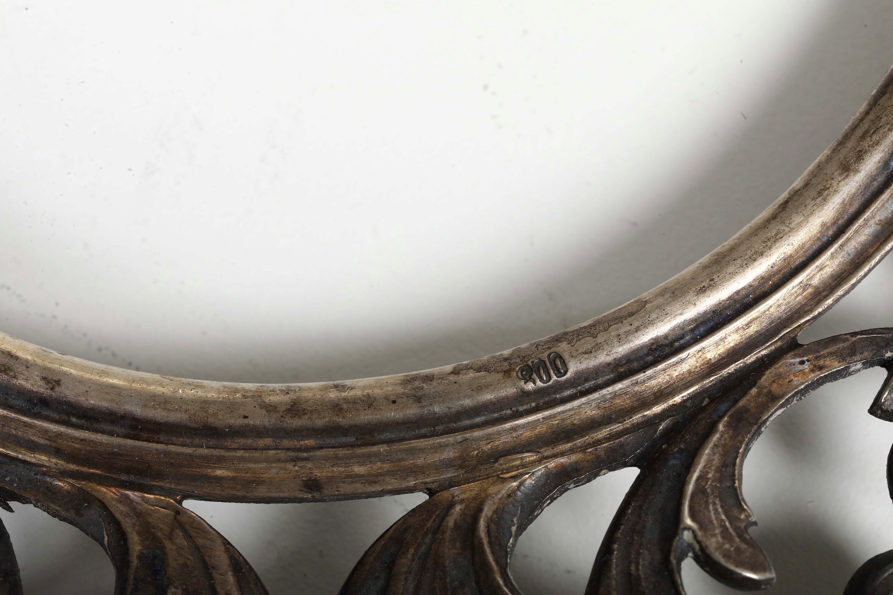 Cornice. Argenteria Italiana della Prima Metà del XX Secolo