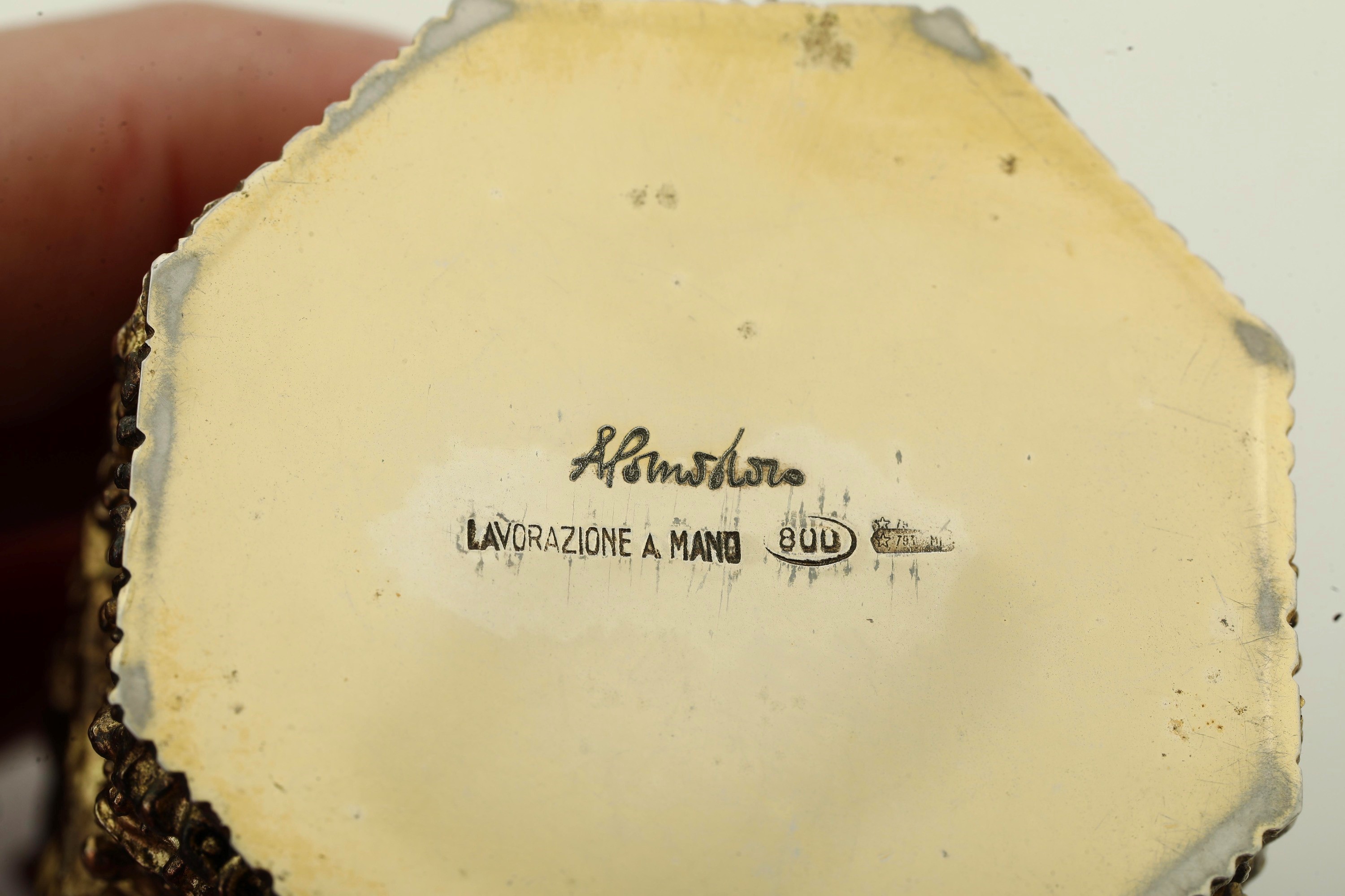 Argenteria Milanese del XX-XXI Secolo. Argentiere Varisco & Amelio. su Modello di Arnaldo Pomodor...